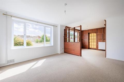 6 Warwick Avenue, Halesworth, IP19 8PZ