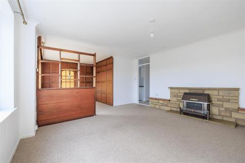6 Warwick Avenue, Halesworth, IP19 8PZ