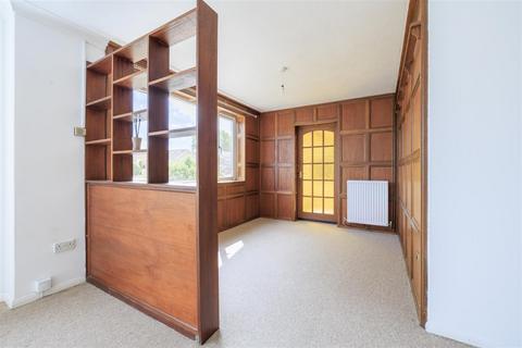 6 Warwick Avenue, Halesworth, IP19 8PZ