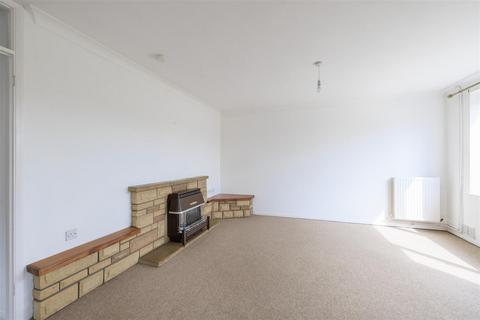 6 Warwick Avenue, Halesworth, IP19 8PZ