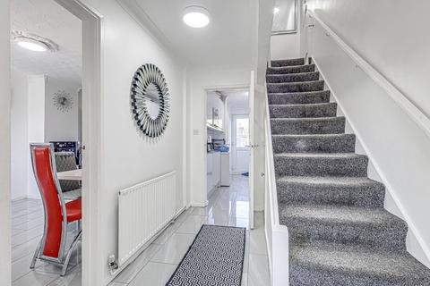 134 Woolmer Green, Basildon, SS15 5LR