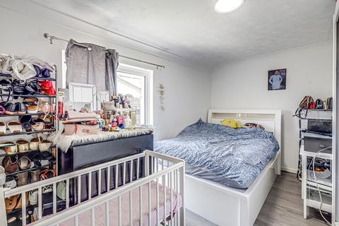 134 Woolmer Green, Basildon, SS15 5LR