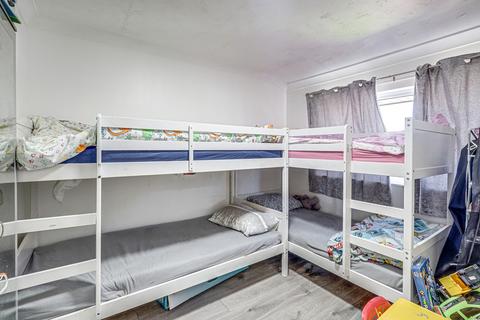 134 Woolmer Green, Basildon, SS15 5LR