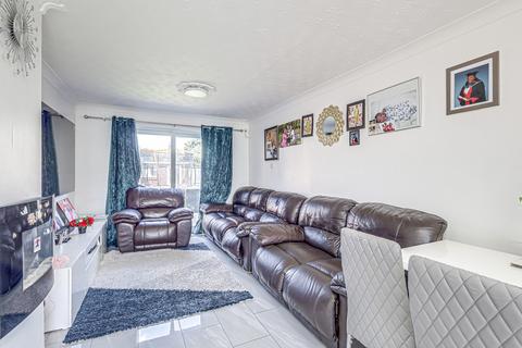 134 Woolmer Green, Basildon, SS15 5LR