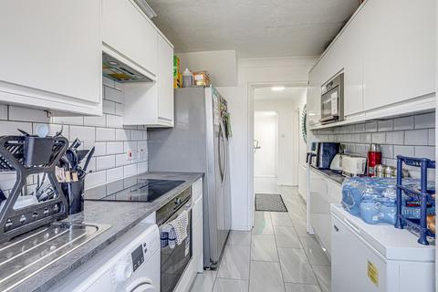 134 Woolmer Green, Basildon, SS15 5LR