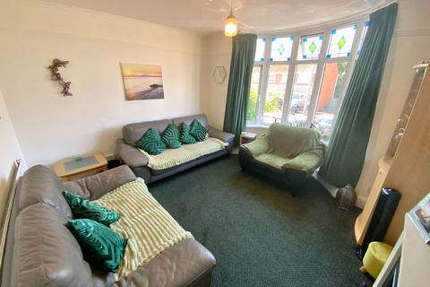 3 bedroom semi-detached house for sale, Cobham Road, Halesowen B63