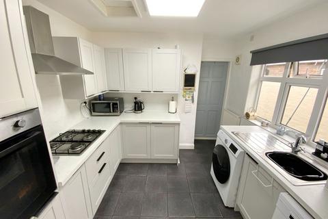 3 bedroom semi-detached house for sale, Cobham Road, Halesowen B63