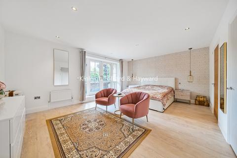 3 bedroom flat to rent, Bickley Park Road, Bromley, BR1