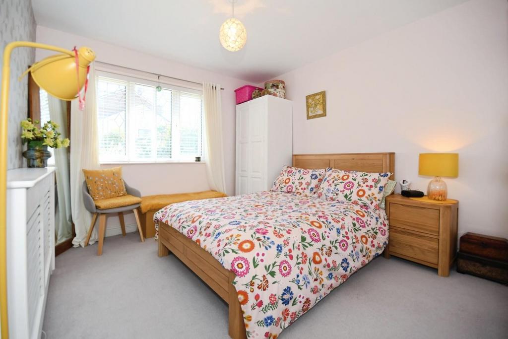 BEDROOM 1.jpg