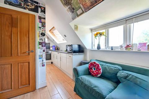 1 bedroom flat for sale, Dene Road, Guildford, Surrey, GU1