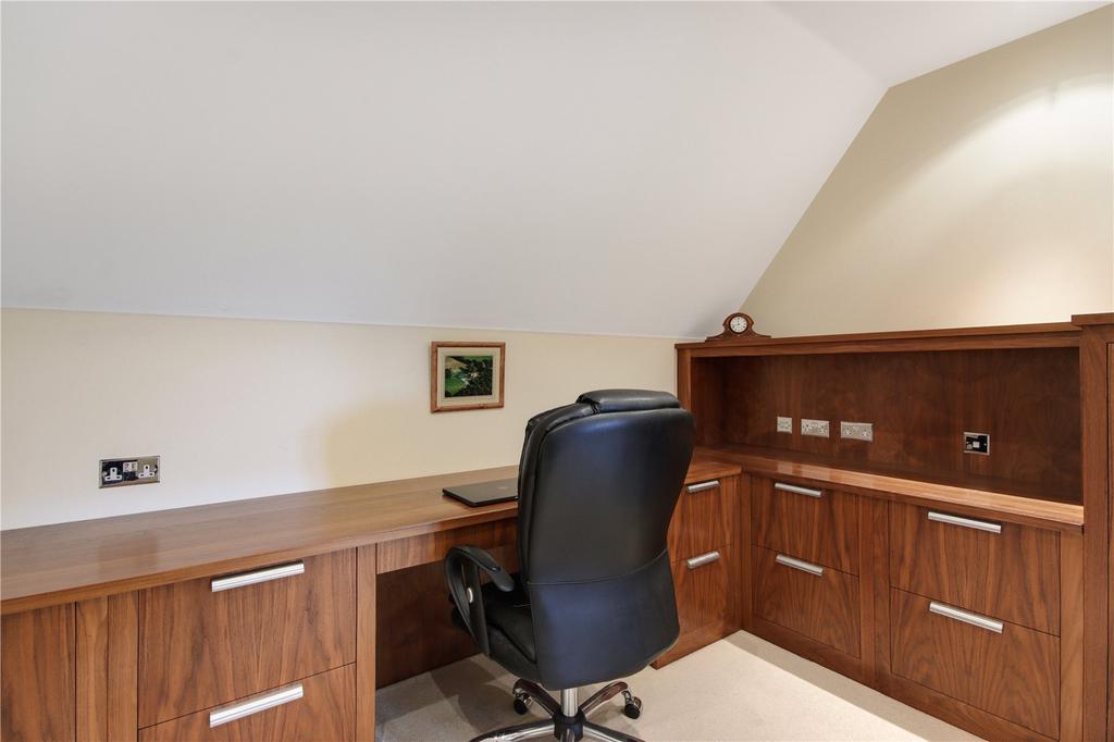 Dressing Rm/Study