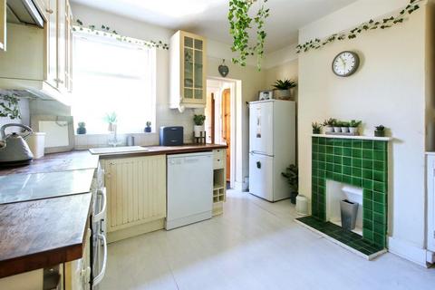 2 bedroom semi-detached house for sale, HIGHLANDS ROAD, SOUTH LEATHERHEAD, KT22