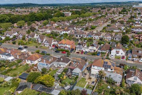 29 Brook Barn Way, Goring By Sea, Worthing, BN12 4DN