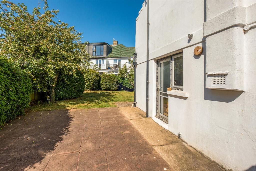 3 Court Farm Road-22.jpg