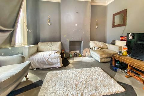 1 bedroom maisonette for sale, Blegborough Road, London, SW16