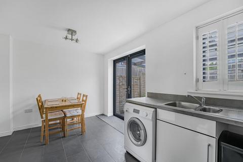 2 Forrest Shaw, Ebbsfleet Valley, Swanscombe, DA10 1AF