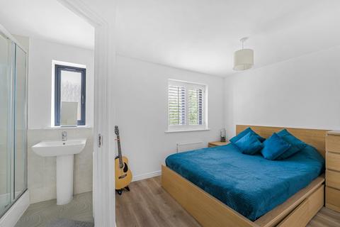 2 Forrest Shaw, Ebbsfleet Valley, Swanscombe, DA10 1AF