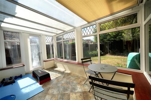 4 Rosebay Grove, Wombourne, Wolverhampton, WV5 8LE