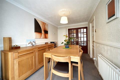 4 Rosebay Grove, Wombourne, Wolverhampton, WV5 8LE