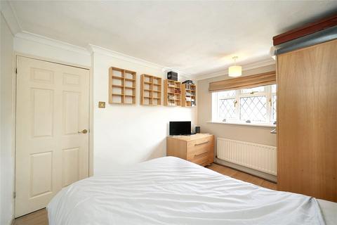 4 Rosebay Grove, Wombourne, Wolverhampton, WV5 8LE