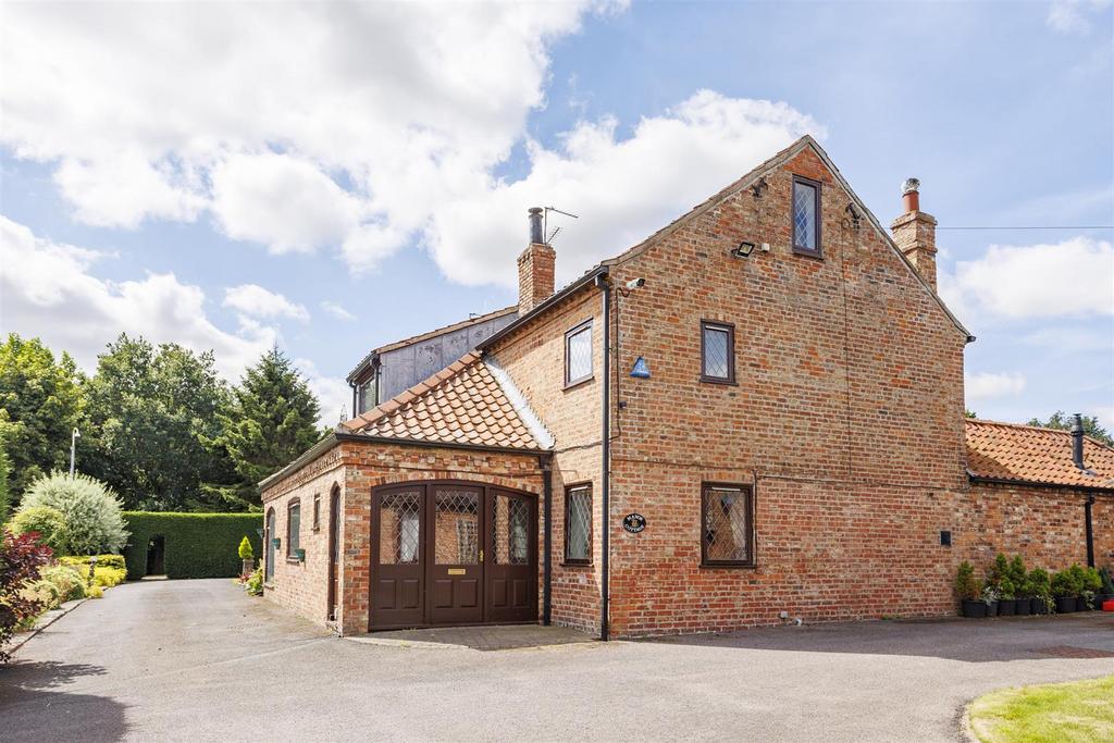 Manor Cottage New Externals 12.jpg