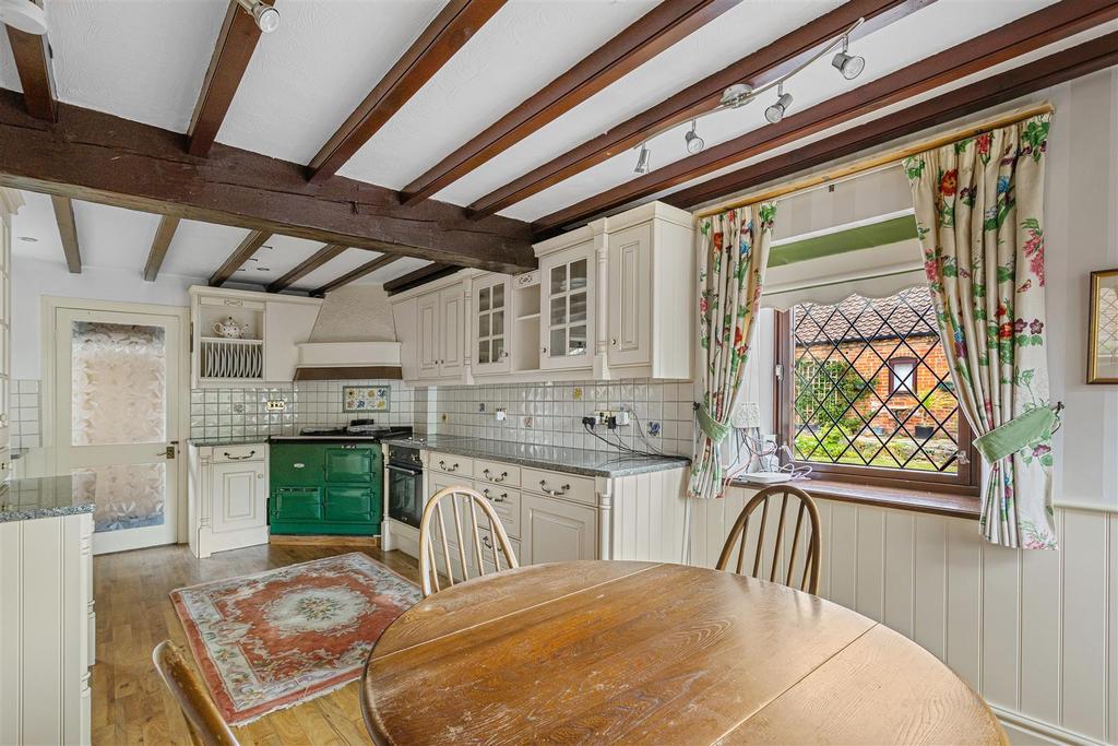 Manor Cottage 1.jpg