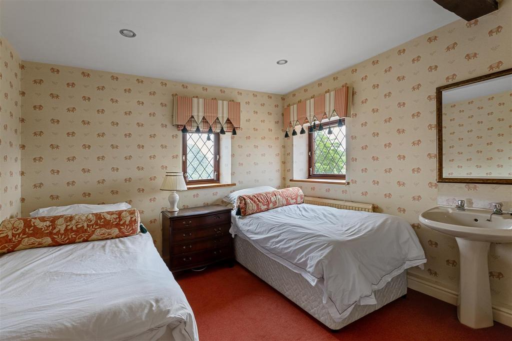 Manor Cottage 112.jpg