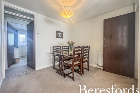 1 bedroom maisonette for sale, Copperfields Way, Romford, RM3