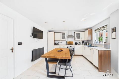 4 bedroom detached house for sale, Bridgewater Road, Burton-On-Trent DE14