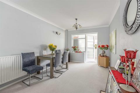 undefined, Priors Road, Windsor