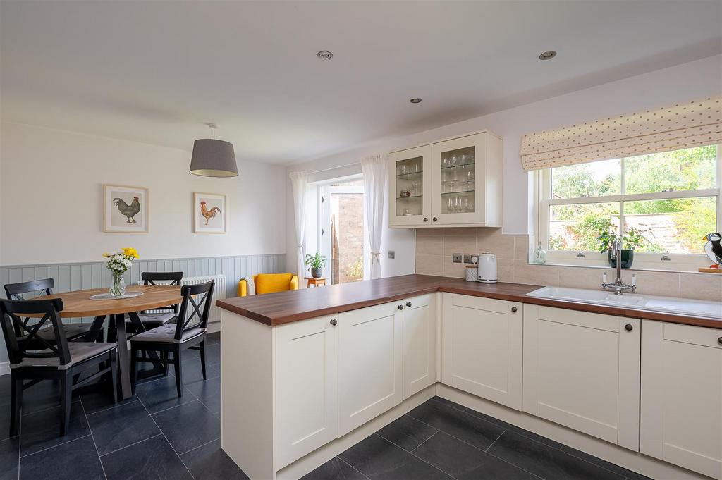 Kitchen diner