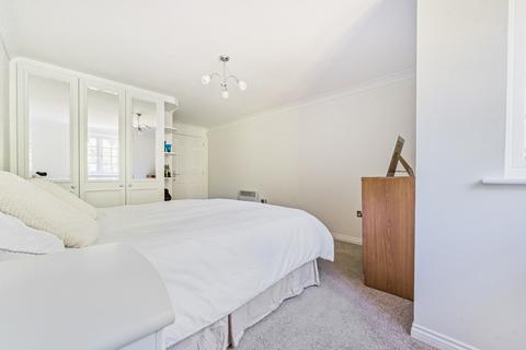 3 bedroom apartment for sale, Courtney Place, Binfield RG42