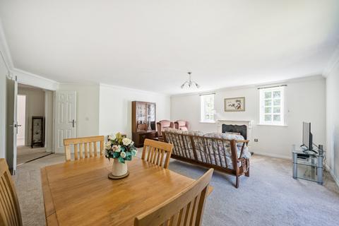 3 bedroom apartment for sale, Courtney Place, Binfield RG42