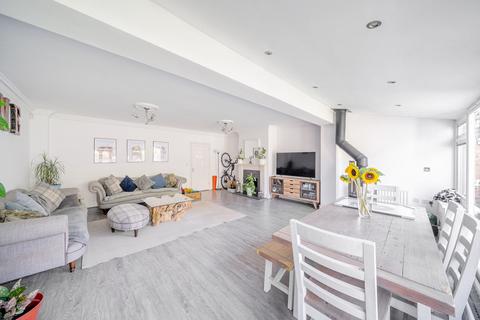 12 Tower Place, Warlingham, CR6 9PW