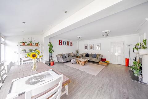 12 Tower Place, Warlingham, CR6 9PW