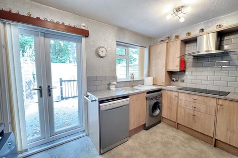 2 bedroom property for sale, Hawfinch Grove, Manchester M28