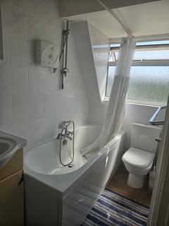 32 Rosebery Road, Hounslow, TW3 2RE