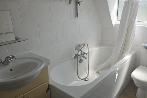 32 Rosebery Road, Hounslow, TW3 2RE