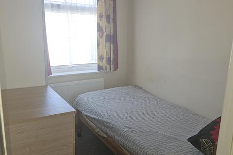32 Rosebery Road, Hounslow, TW3 2RE