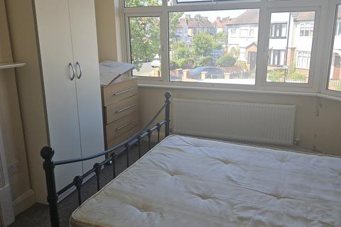 32 Rosebery Road, Hounslow, TW3 2RE