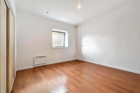 3 bedroom apartment for sale, The Malthouse, The Old Brewery Quarter, St Mary Street, Cardiff
