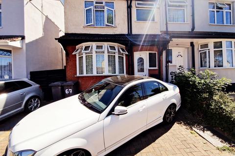 3 bedroom end of terrace house to rent, Runley Road, Luton LU1