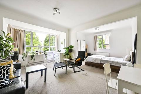 Brondesbury Road, Kilburn, London, NW6