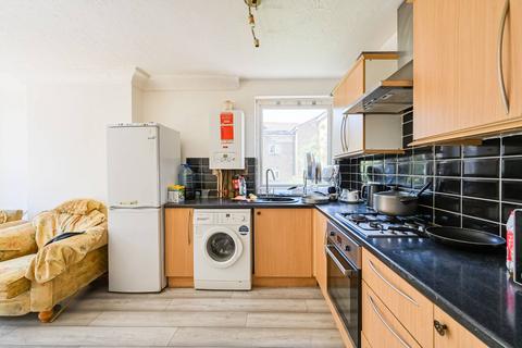 3 bedroom flat for sale, Grange Court, Leyton, London, E10