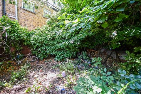 3 bedroom flat for sale, Grange Court, Leyton, London, E10