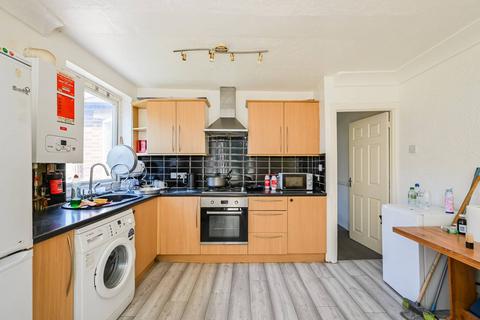 3 bedroom flat for sale, Grange Court, Leyton, London, E10