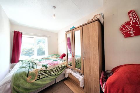 3 bedroom terraced house for sale, First Avenue, Bushbury, Wolverhampton, West Midlands, WV10