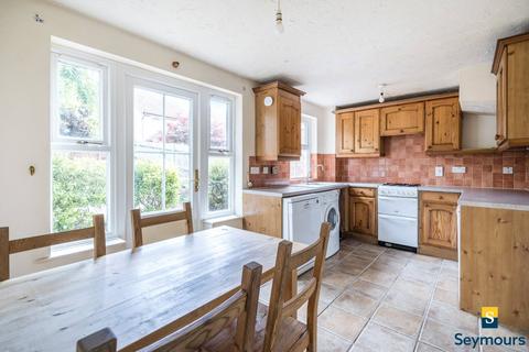 27 Cater Gardens, Guildford, GU3 3BY