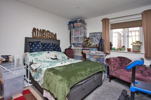 8 Poplar Drive, Deal, CT14 9ZG