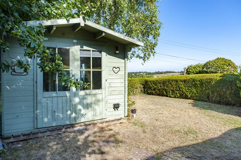 Holly Bevan Airbnb-130-HDR.jpg